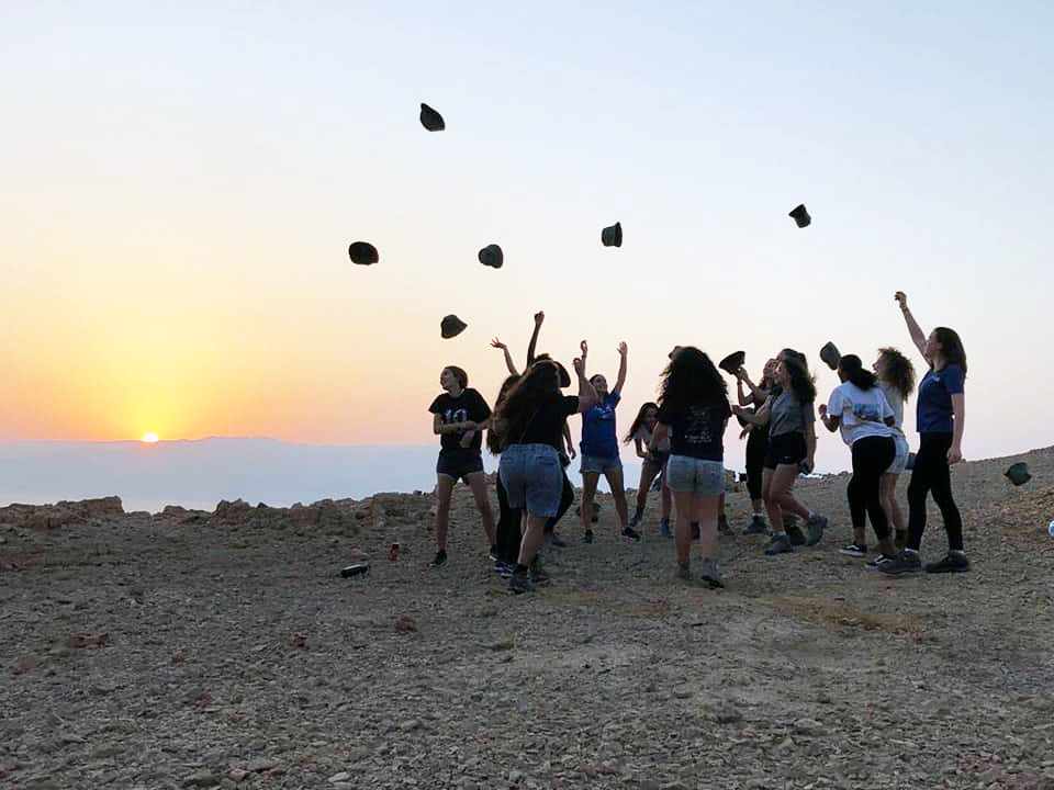 הבוגרים של מלח הארץ